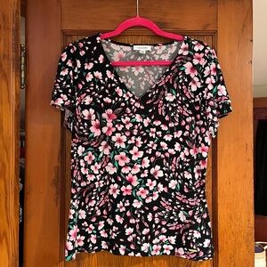 Floral V-Neck Women's Top - Black and Pink